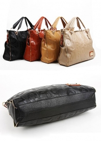 Кожаная сумка с фактурными буквами