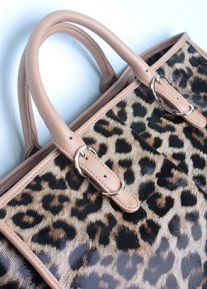 Леопардовая сумка декорированная молнией
