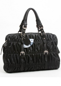 Стеганная гофрированная сумка из натуральной кожи