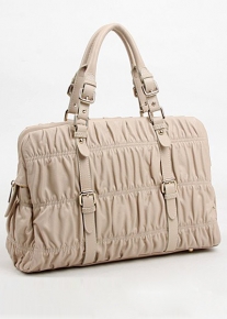 Стеганная гофрированная сумка из натуральной кожи