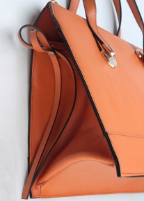 Актуальная качественная сумка из натуральной кожи