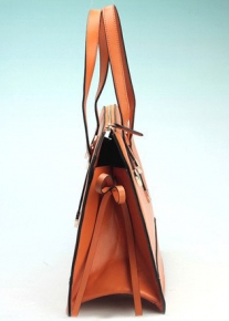 Актуальная качественная сумка из натуральной кожи