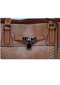 Лакированная кожаная сумка с тиснением под рептилию