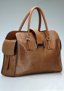 Лакированная сумка с тиснением под рептилию из натуральной кожи