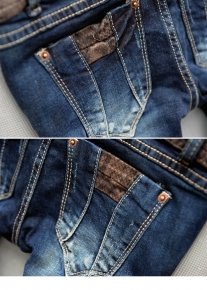 Эффектные джинсы с поясом под рептилию