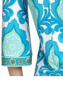 Платье с красивым вырезом и эффектным орнаментом Emilio Pucci