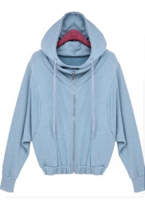 Стильная кофта с капюшоном и на молнии