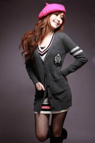 Кардиган украшенный гербом