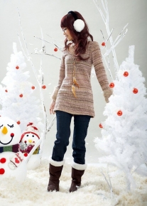 Приталенный джемпер с меховыми манжетами