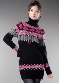 Длинный элегантный свитер с узорами