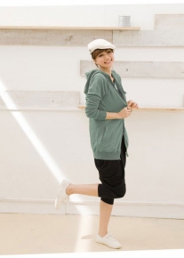 Спортивная кофта с капюшоном