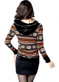 Толстовка с узорами в полоску и капюшоном