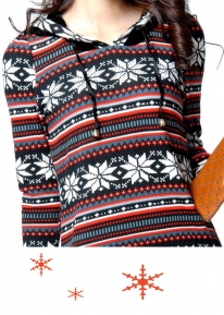 Толстовка с узорами в полоску и капюшоном