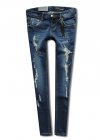 Синие рваные джинсы